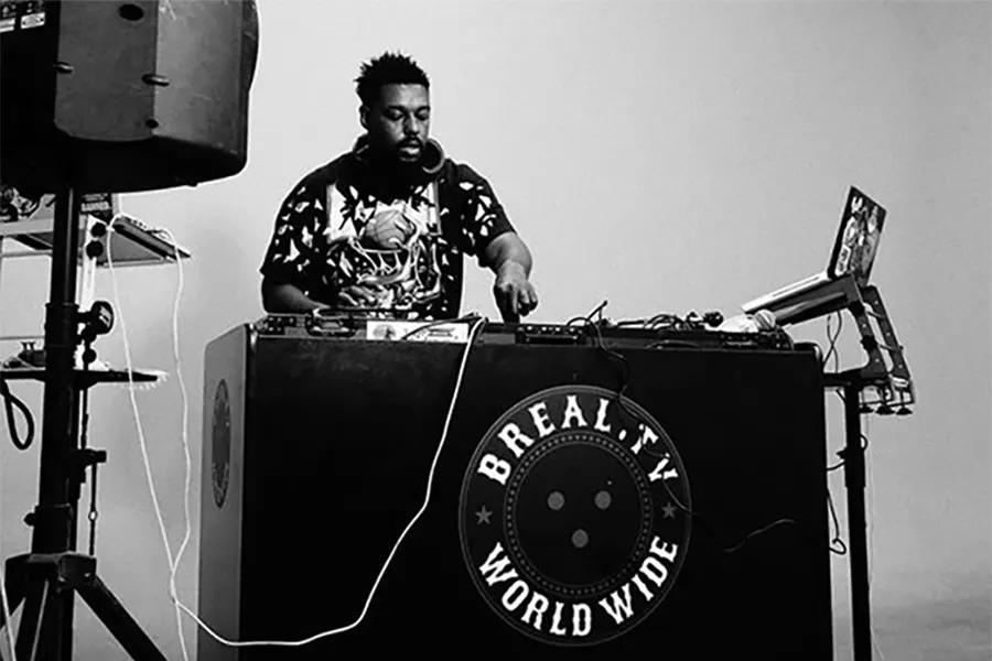rodney caldwell dj'ing wedding dj
